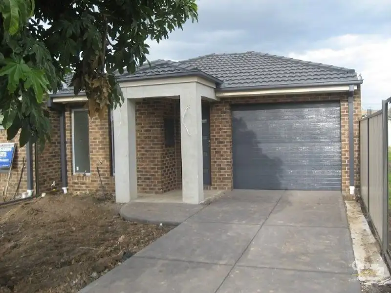 Main view of Homely house listing, 2/25 Corrigan Ave, Brooklyn VIC 3012