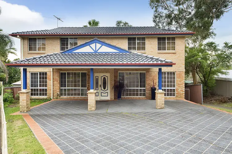 8 McAuley Close, Heathcote NSW 2233