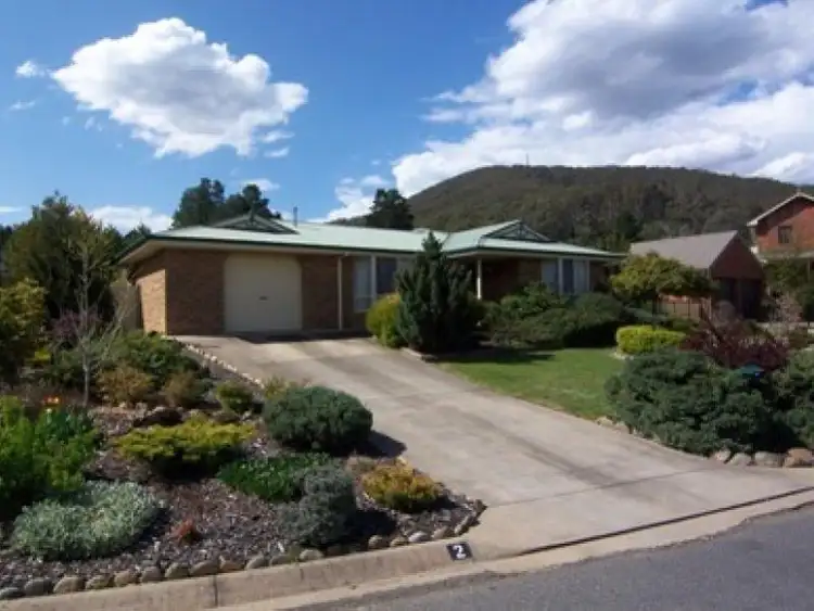 2 Norman Crt, Bright VIC 3741