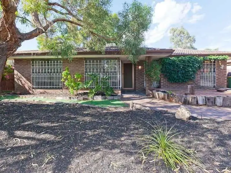 16 Oakover Way, Gosnells WA 6110