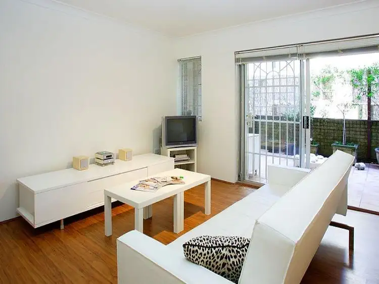 Third view of Homely apartment listing, 3/60 Roslyn Gardens, Elizabeth Bay NSW 2011