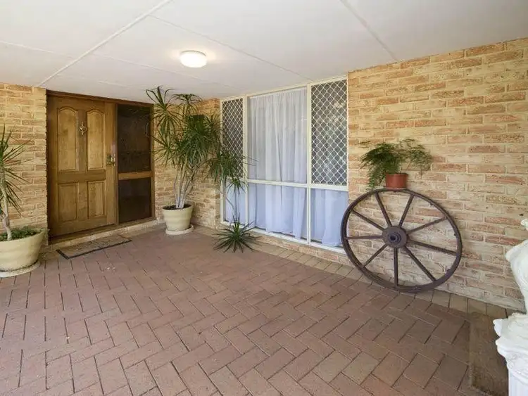 Second view of Homely house listing, 6 Clyde Place, Camillo WA 6111