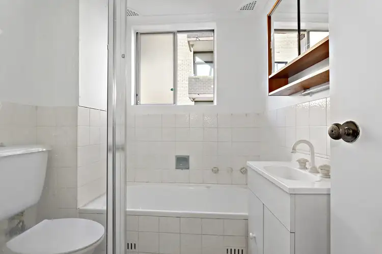 Sixth view of Homely apartment listing, 2/2 Melrose Parade, Clovelly NSW 2031