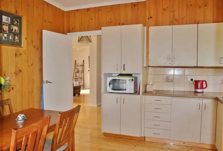Fifth view of Homely house listing, 2 Richard Street, Moe VIC 3825