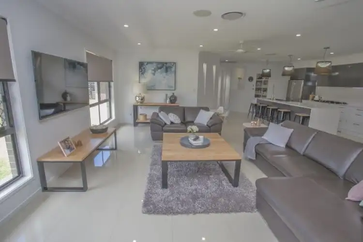 Sixth view of Homely house listing, 10 Parker Place, Chinchilla QLD 4413