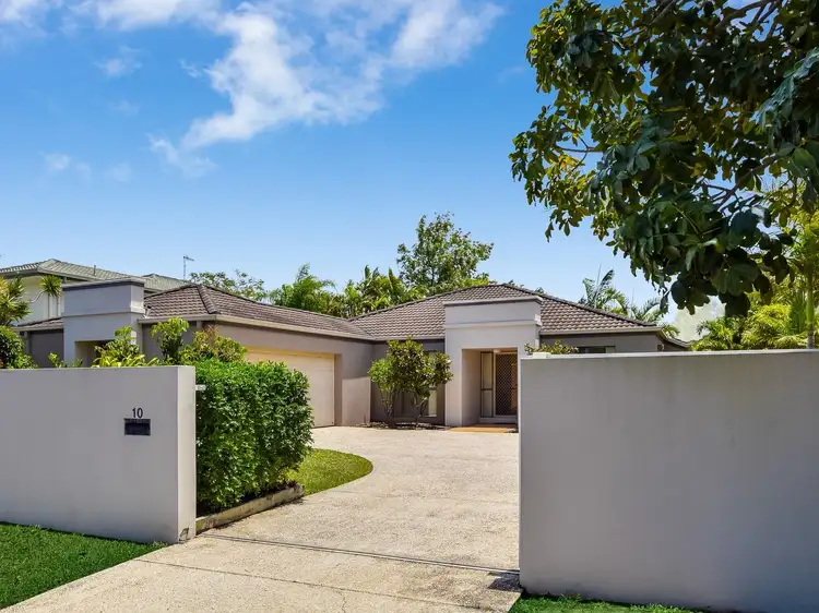 10 Riverbreeze Avenue, Noosa Waters QLD 4566