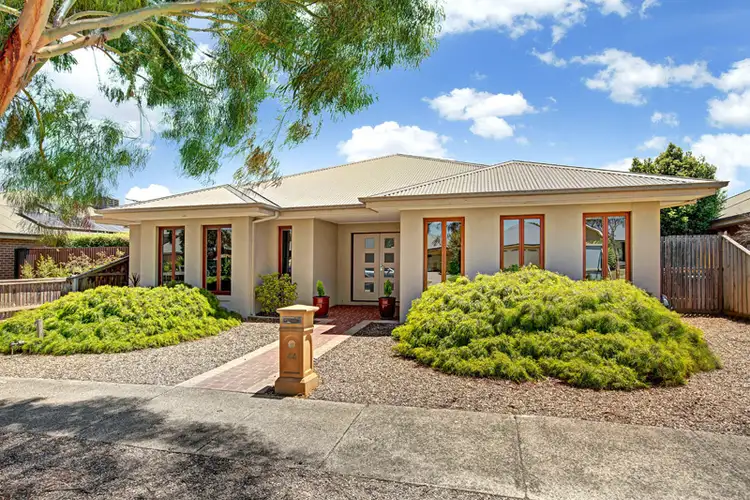 44 WARRAWONG CIRCUIT, Doreen VIC 3754