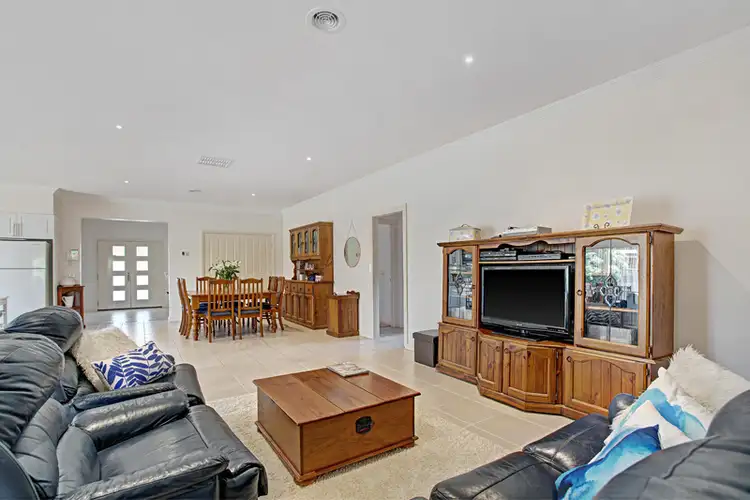 Sixth view of Homely house listing, 44 WARRAWONG CIRCUIT, Doreen VIC 3754