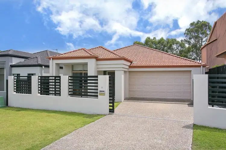8 Bergamo Drive, Varsity Lakes QLD 4227