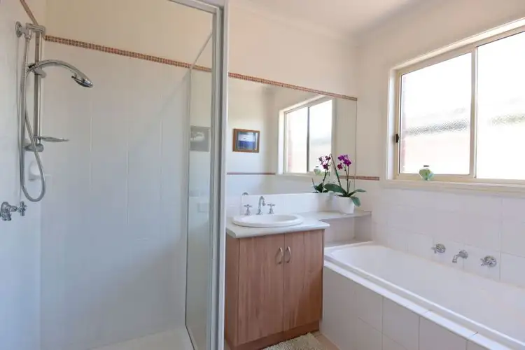 Fourth view of Homely house listing, 2 Balmoral Place, Mildura VIC 3500