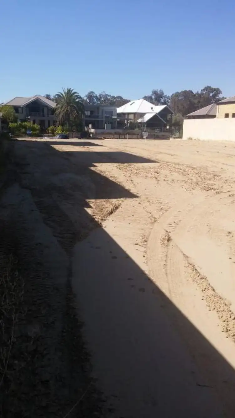 11 Erins Isle, Dudley Park WA 6210