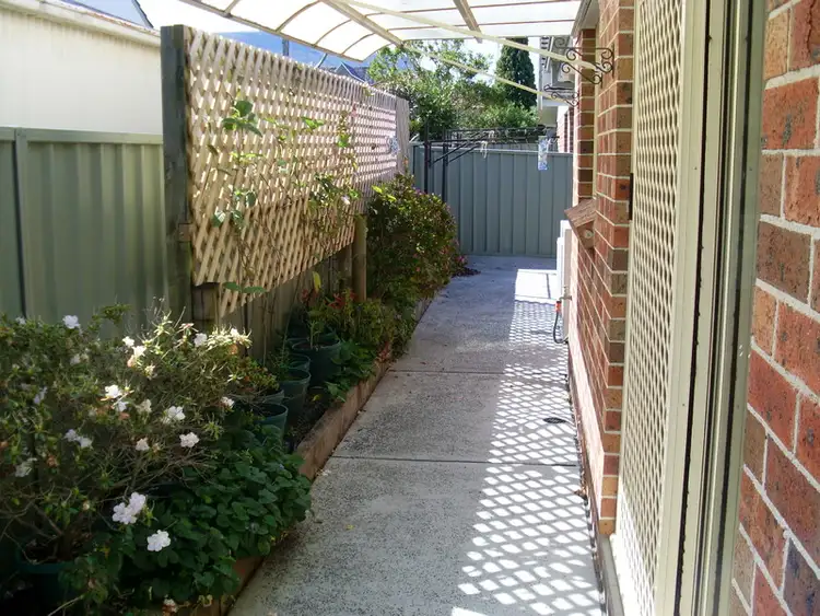 Fourth view of Homely villa listing, 2/53 Dymock St, Balgownie NSW 2519