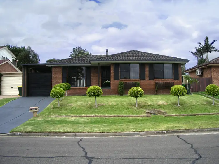 37 Queenscliff Drive, Woodbine NSW 2560