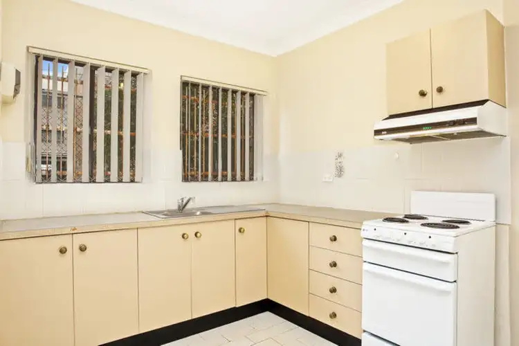 Second view of Homely unit listing, 3/33 Alfreda, Coogee NSW 2034