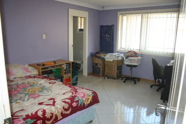 Fifth view of Homely house listing, 1 Quinion Place, Ambarvale NSW 2560