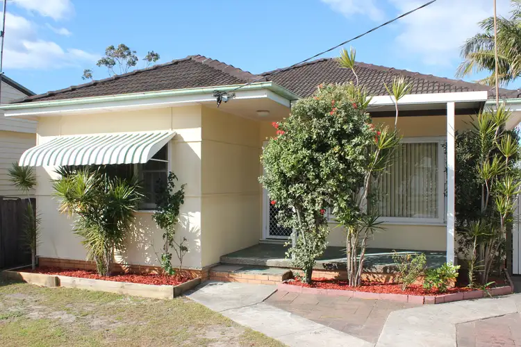 328 Ocean Beach Road, Umina Beach NSW 2257