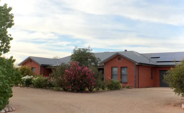 35 Booth St, Coolamon NSW 2701