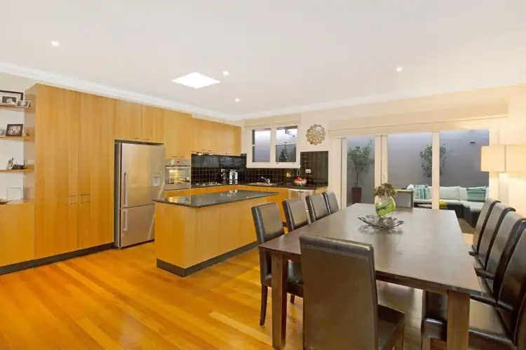 2A Michael Crt, Niddrie VIC 3042