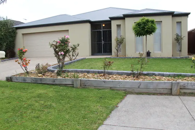 6 Postregna Way, Skye VIC 3977