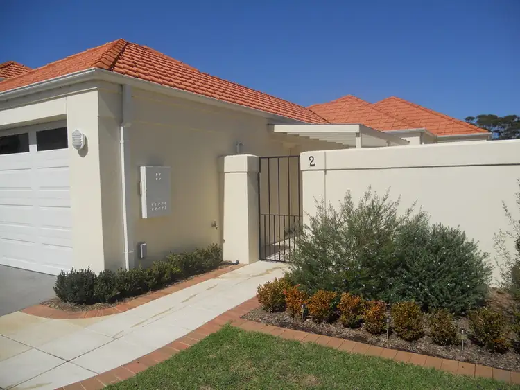 2/122 Golf Links Road, Lakes Entrance VIC 3909