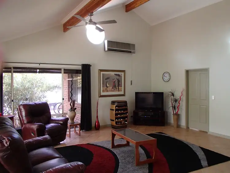 42 Waratah Blvd, Canning Vale WA 6155