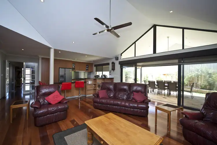 11 Orlando Ave, Bibra Lake WA 6163