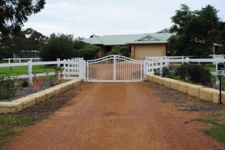 27 Meadowbrook Ramble, Bullsbrook WA 6084