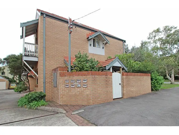 Main view of Homely townhouse listing, 3/4 Parry Street, Cooks Hill NSW 2300