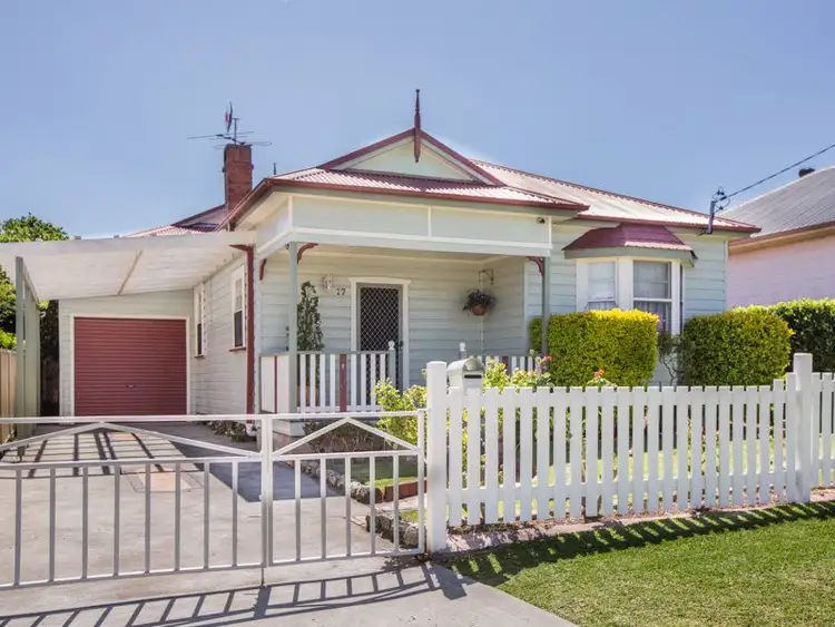 17 Henry Street, Belmont NSW 2280