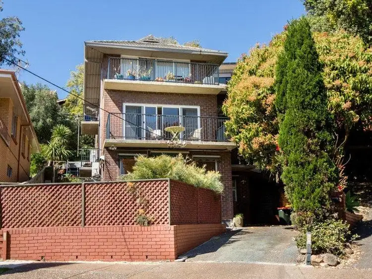 Main view of Homely unit listing, 1/10 Hillview Crescent, The Hill NSW 2300