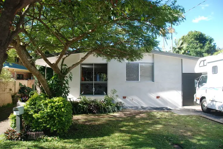 4 Mitchell Avenue, Currumbin QLD 4223