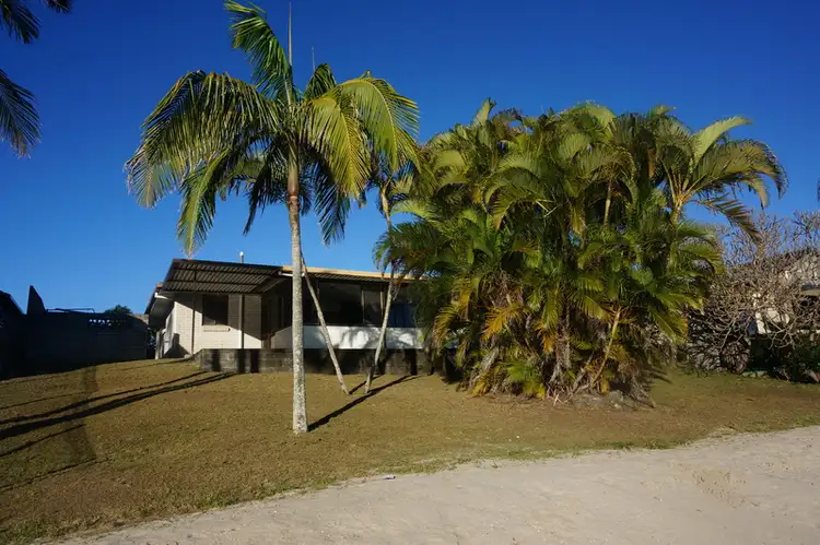 3 Quest Court, Mermaid Waters QLD 4218