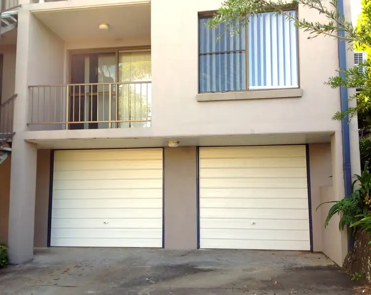 2/22 Kalinda Ave, Mooloolaba QLD 4557