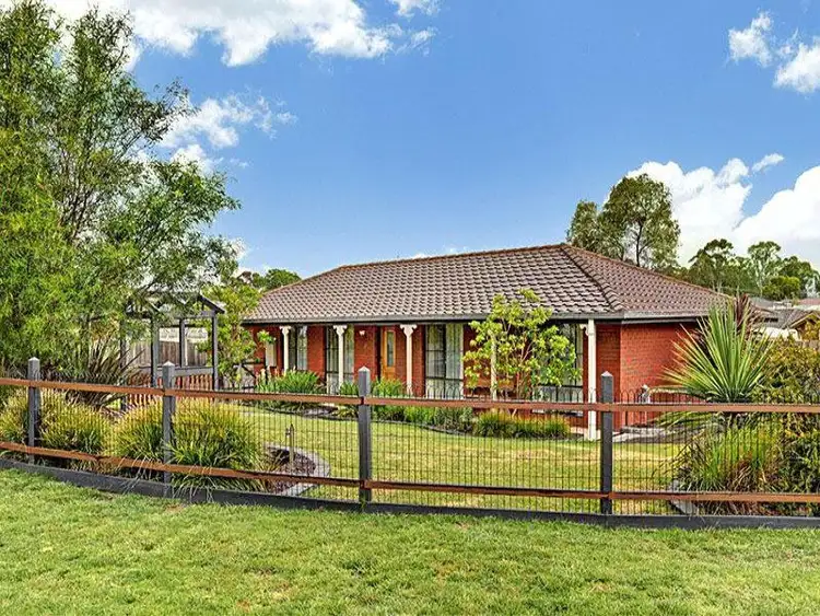 12 TOBIAS PLACE, Kilmore VIC 3764