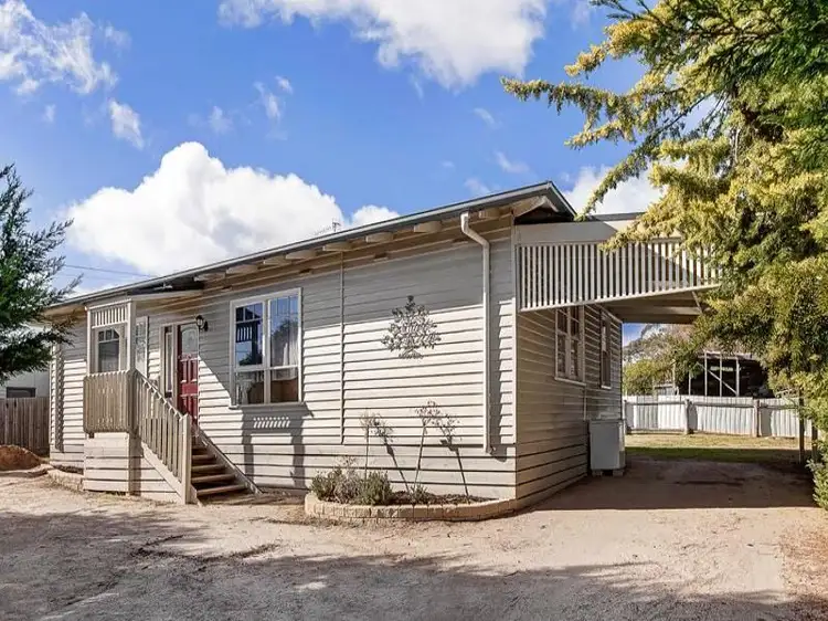 48 FERGUSON STREET, Broadford VIC 3658