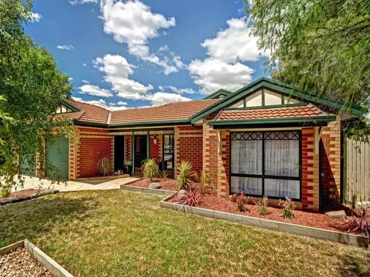 28 EWING DRIVE, Romsey VIC 3434