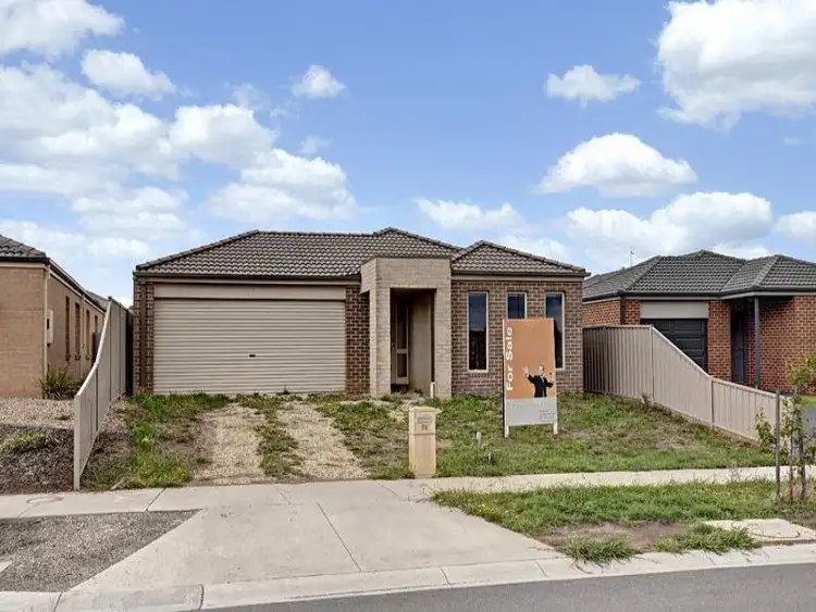 29 ADRIAN CIRCUIT, Wallan VIC 3756