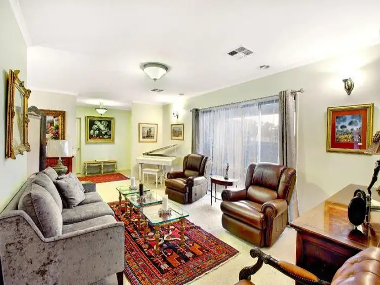 Fifth view of Homely house listing, 8 MOUNTAIN ASH CRT, Hidden Valley VIC 3756