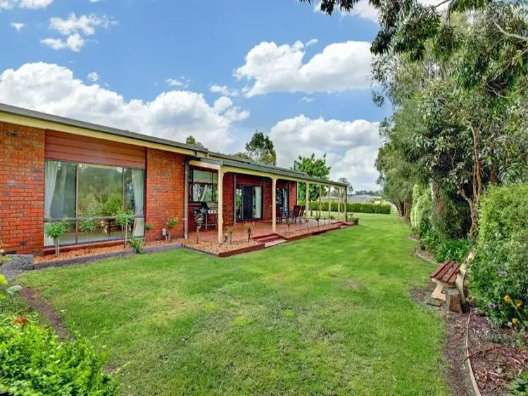 9 GRAVES STREET, Kilmore VIC 3764