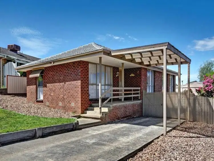 102 RAGLAN STREET, Wallan VIC 3756