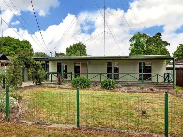 8 LORINE PARADE, Broadford VIC 3658