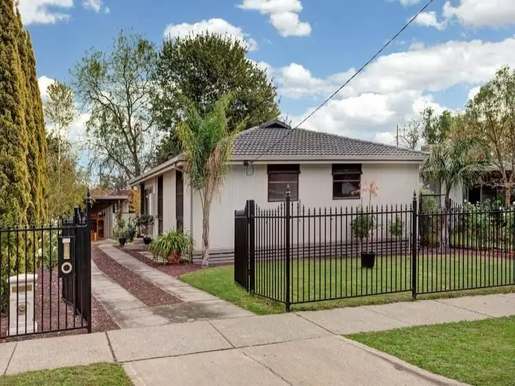 35 MARTINDALE CRESCENT, Seymour VIC 3660