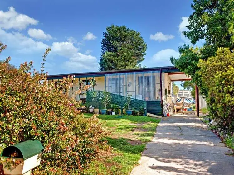 27 GOVETT STREET, Broadford VIC 3658