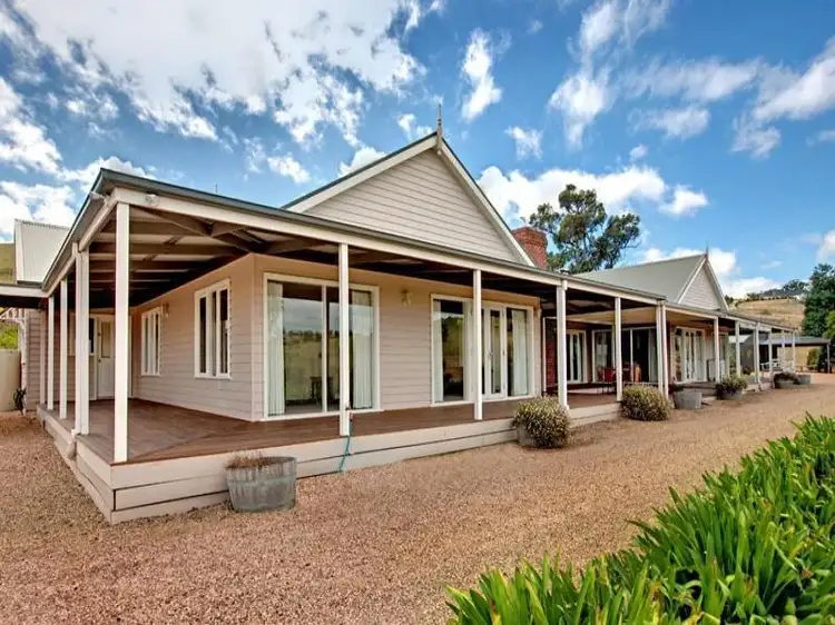 4 COCHRANE COURT, Wandong VIC 3758