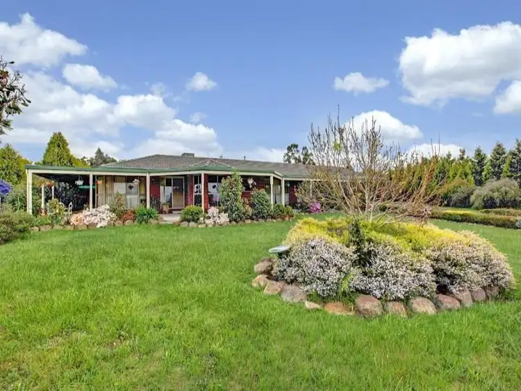 6 QUEEN ADELAIDE COURT, Wallan VIC 3756