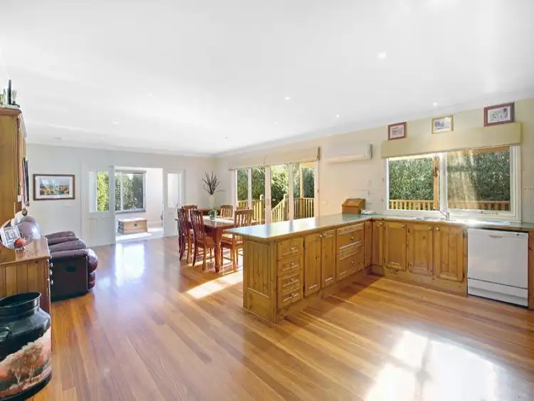 Fifth view of Homely house listing, 7 HIBISCUS CRT, Kilmore VIC 3764