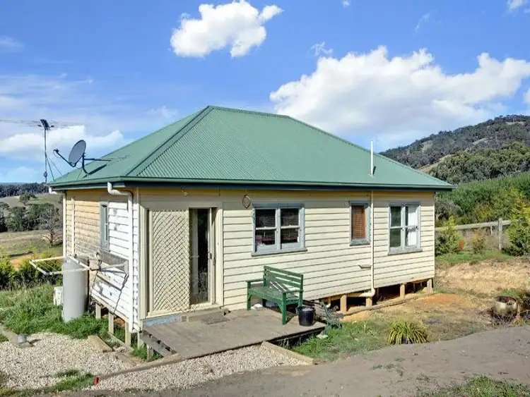 25 DUFFY STREET, Kilmore VIC 3764