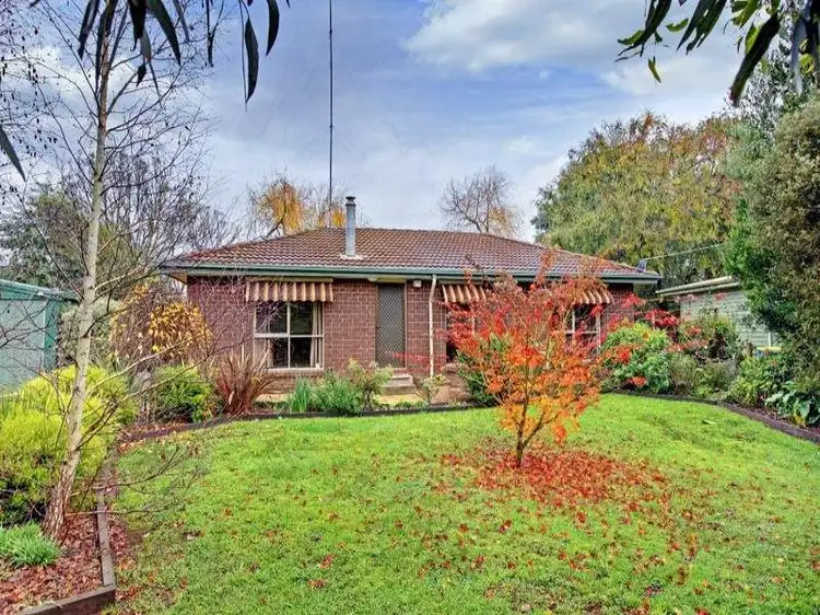 6 ROBERT COURT, Waterford Park VIC 3658