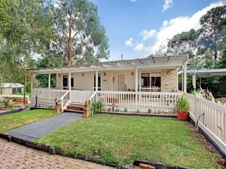4 ELIZABETH COURT, Waterford Park VIC 3658