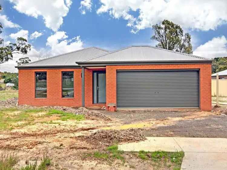 5 Furnari Close, Broadford VIC 3658